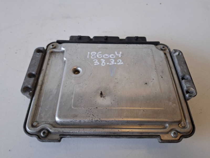 Recambio de centralita motor uce para ford focus berlina (cap) g8da referencia OEM IAM 4M5112A650ND  