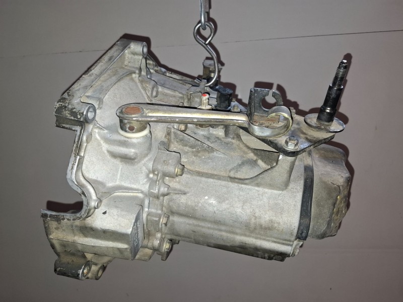 Recambio de caja cambios para peugeot 206 nfz referencia OEM IAM 20CD32  