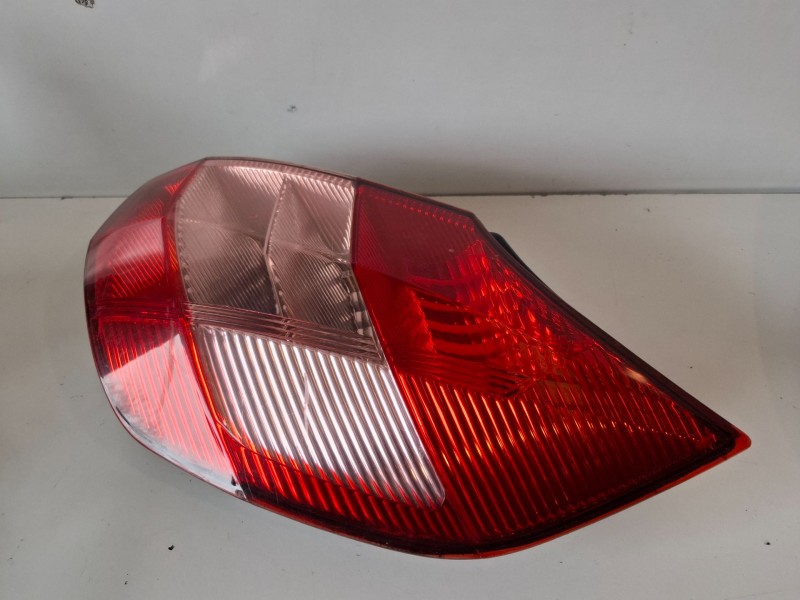 Recambio de piloto trasero derecho para renault scenic ii (jm) f9q812 referencia OEM IAM   