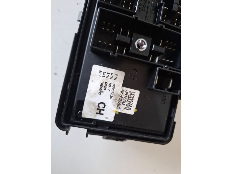 Recambio de caja reles / fusibles para chevrolet matiz b10s1 referencia OEM IAM 96857526  