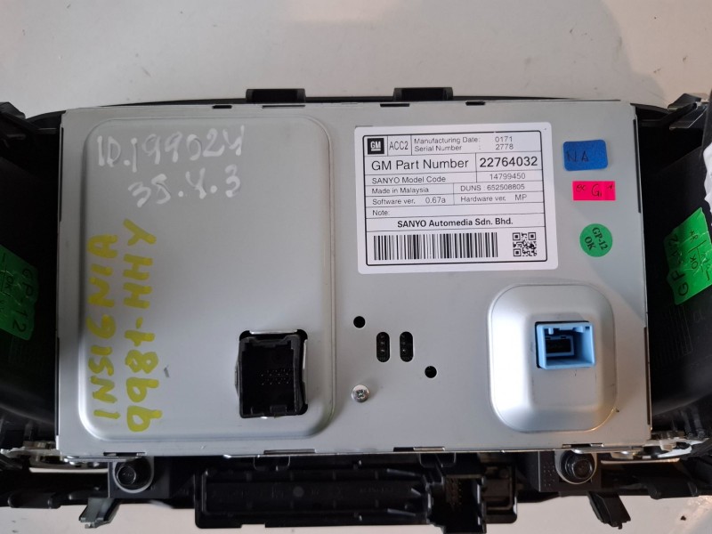 Recambio de pantalla multifuncion para opel insignia berlina a20dth referencia OEM IAM 22764032  