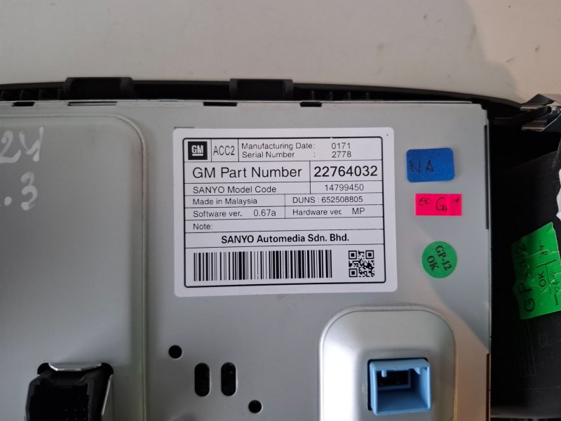 Recambio de pantalla multifuncion para opel insignia berlina a20dth referencia OEM IAM 22764032  
