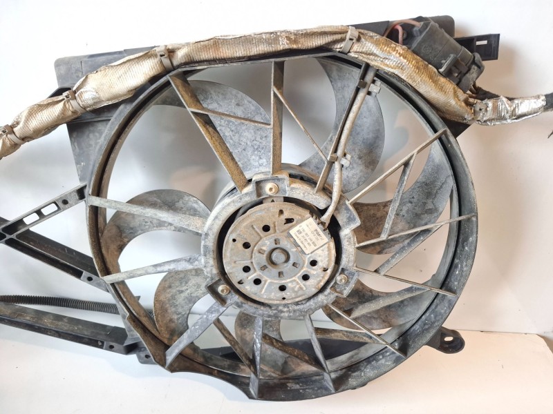 Recambio de electroventilador para opel astra g berlina z18xe referencia OEM IAM 0130303245  