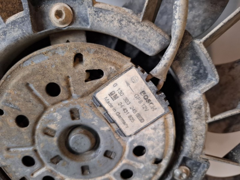 Recambio de electroventilador para opel astra g berlina z18xe referencia OEM IAM 0130303245  