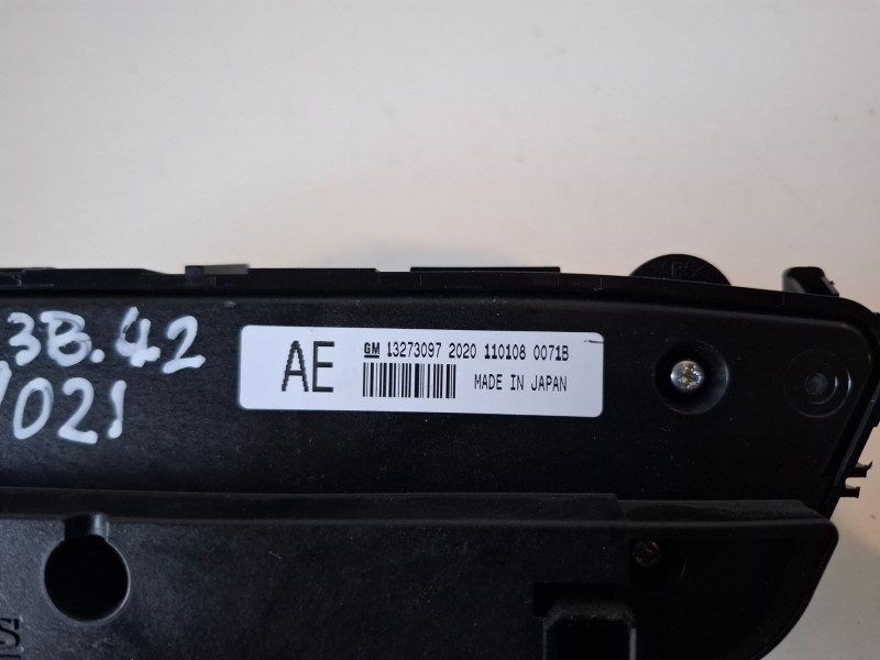 Recambio de mando climatizador para opel insignia berlina a20dth referencia OEM IAM 365903926H  