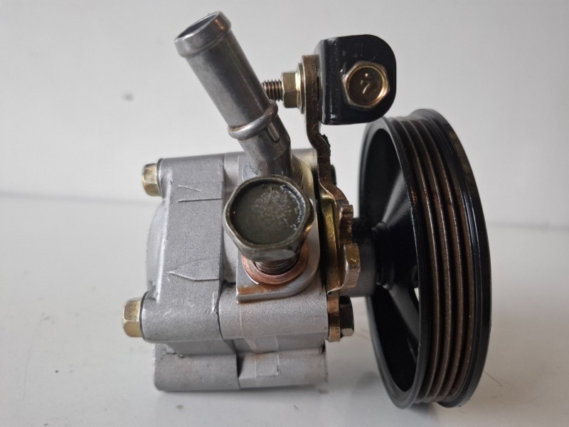 Recambio de bomba direccion para nissan primera berlina (p11) qg18 referencia OEM IAM 7613955102  