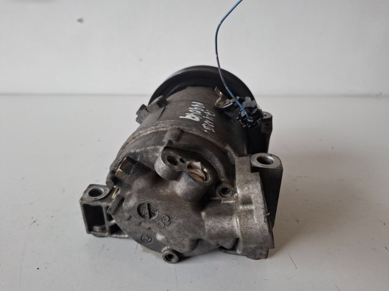 Recambio de compresor aire acondicionado para nissan primera berlina (p11) qg18 referencia OEM IAM 926009F500  
