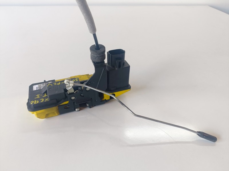 Recambio de cerradura puerta trasera izquierda para volvo xc90 d5244t4 referencia OEM IAM 30699754  