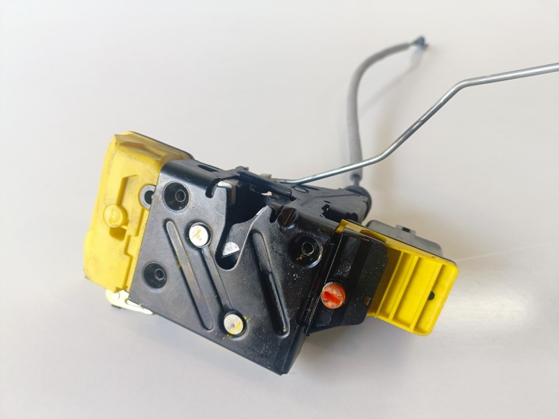 Recambio de cerradura puerta trasera izquierda para volvo xc90 d5244t4 referencia OEM IAM 30699754  