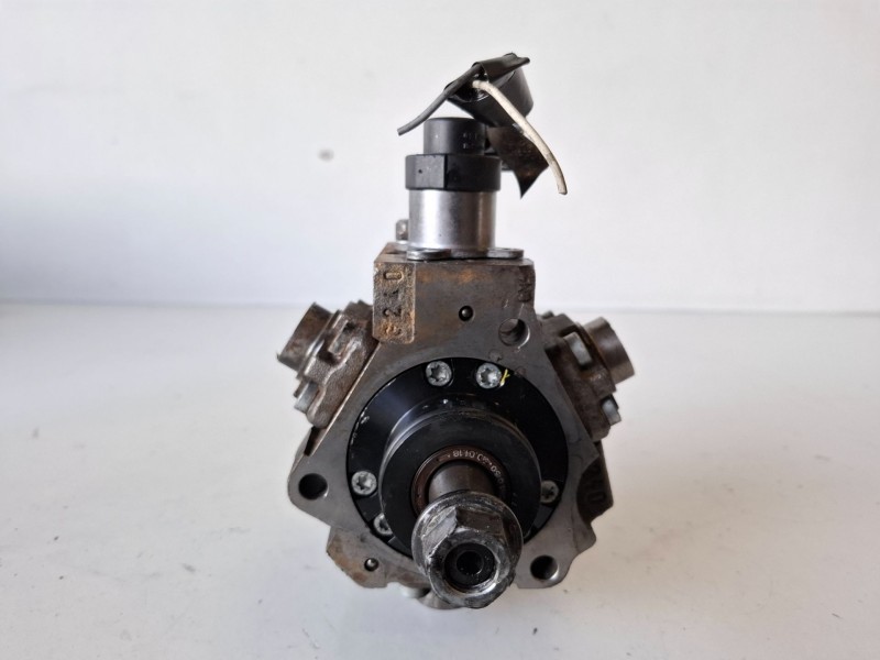 Recambio de bomba inyeccion para renault master ii fase 2 furgón g9u650 referencia OEM IAM 0445010140  