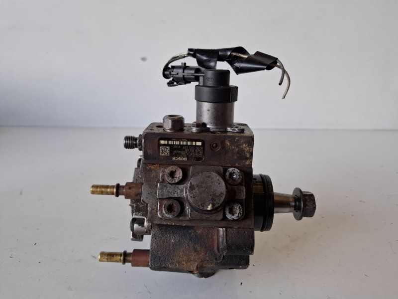 Recambio de bomba inyeccion para renault master ii fase 2 furgón g9u650 referencia OEM IAM 0445010140  