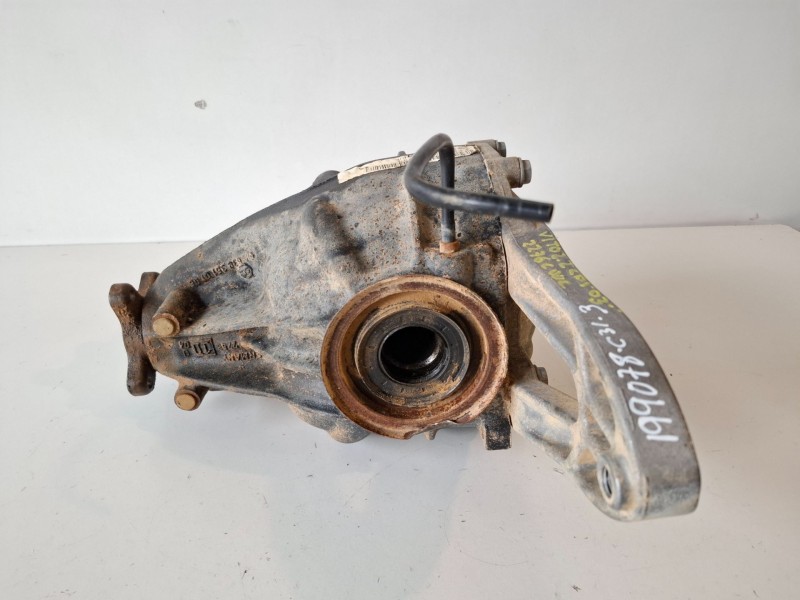 Recambio de diferencial trasero para mercedes-benz vito basic-kombi (639) 646982 referencia OEM IAM A6393501214  
