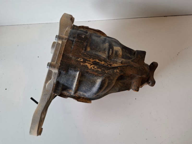 Recambio de diferencial trasero para mercedes-benz vito basic-kombi (639) 646982 referencia OEM IAM A6393501214  