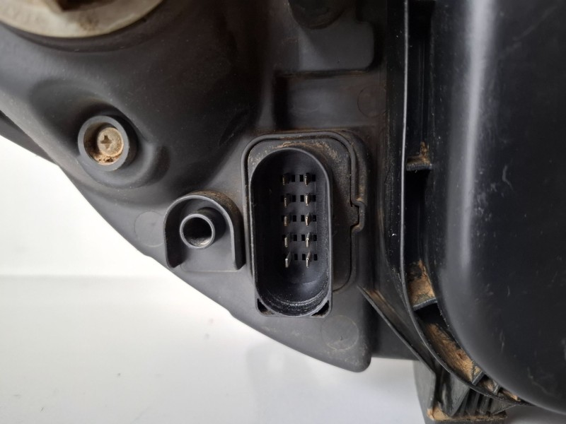 Recambio de faro izquierdo para mercedes-benz vito basic-kombi (639) 646982 referencia OEM IAM   