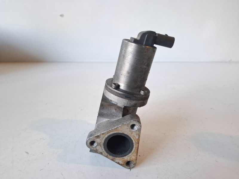 Recambio de valvula egr para kia sorento (bl) d4cb referencia OEM IAM 284104A410  