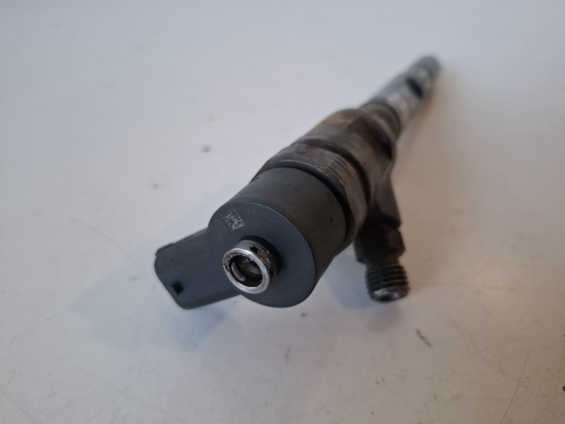 Recambio de inyector para kia sorento (bl) d4cb referencia OEM IAM 0445110275  