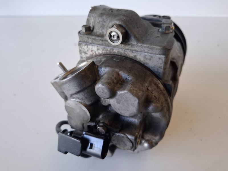 Recambio de compresor aire acondicionado para volkswagen polo iv (9n3) bnv referencia OEM IAM 6Q0820808D  