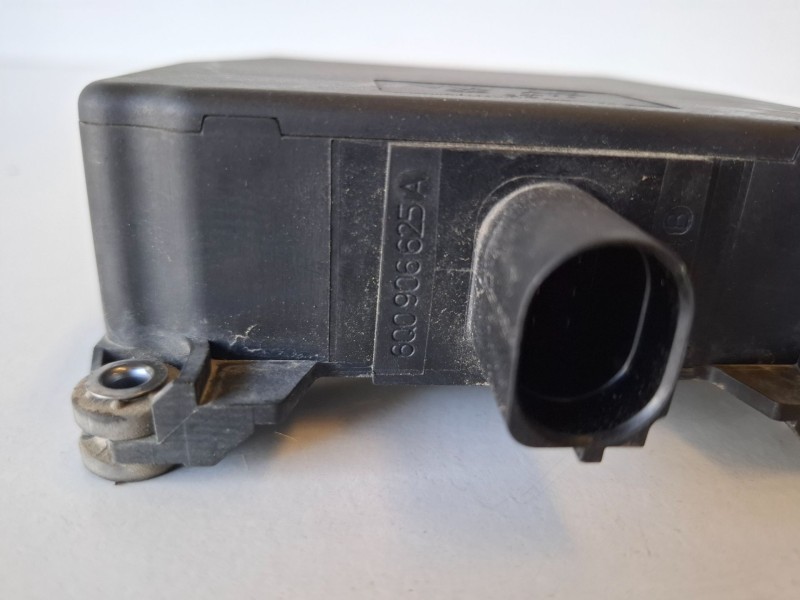 Recambio de centralita check control para volkswagen polo iv (9n3) bnv referencia OEM IAM 6Q0906625A  