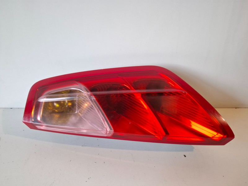 Recambio de piloto trasero derecho para fiat grande punto (199) 199a3000 referencia OEM IAM   