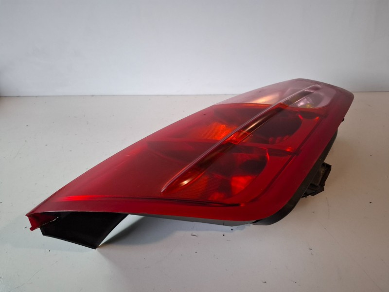 Recambio de piloto trasero derecho para fiat grande punto (199) 199a3000 referencia OEM IAM   
