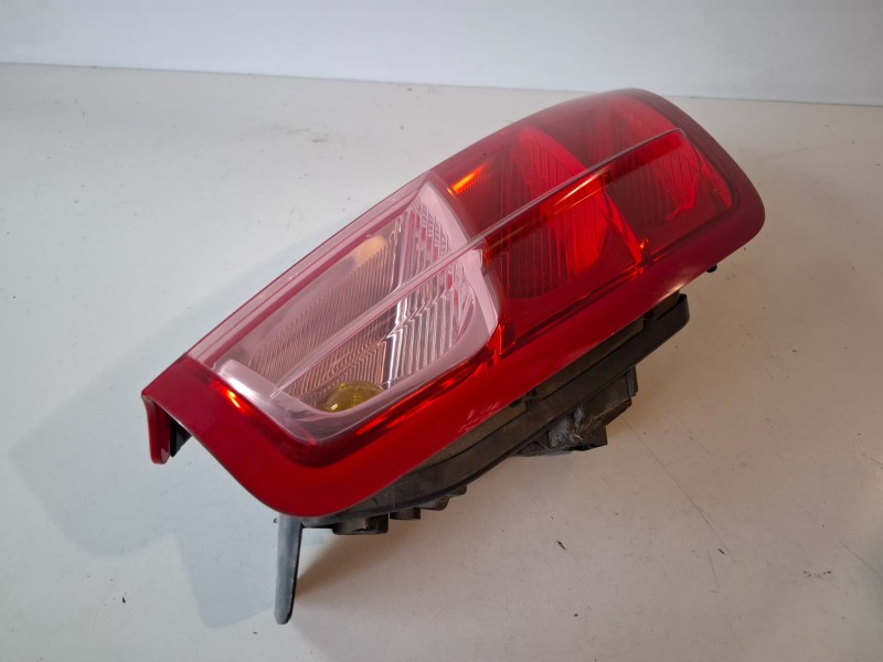 Recambio de piloto trasero izquierdo para fiat grande punto (199) 199a3000 referencia OEM IAM 51701589  