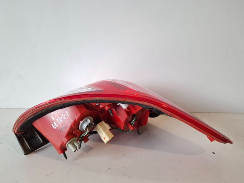 Recambio de piloto trasero derecho para toyota rav4 (a3) 2ad referencia OEM IAM   