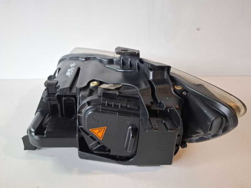 Recambio de faro derecho para audi q7 (4l) bug referencia OEM IAM 4L0941004A  