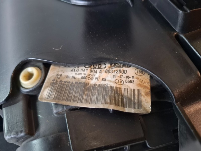 Recambio de faro derecho para audi q7 (4l) bug referencia OEM IAM 4L0941004A  