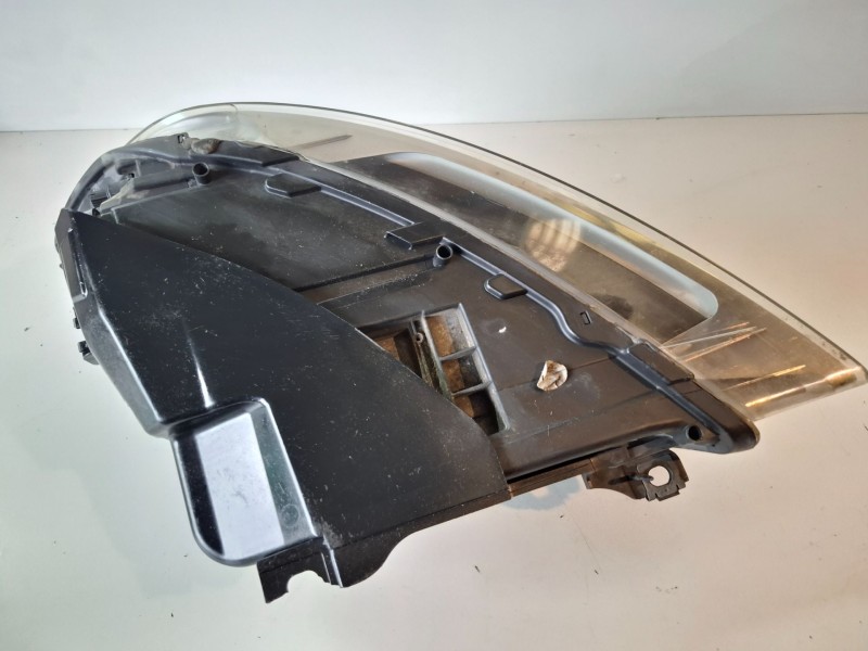 Recambio de faro derecho para audi q7 (4l) bug referencia OEM IAM 4L0941004A  