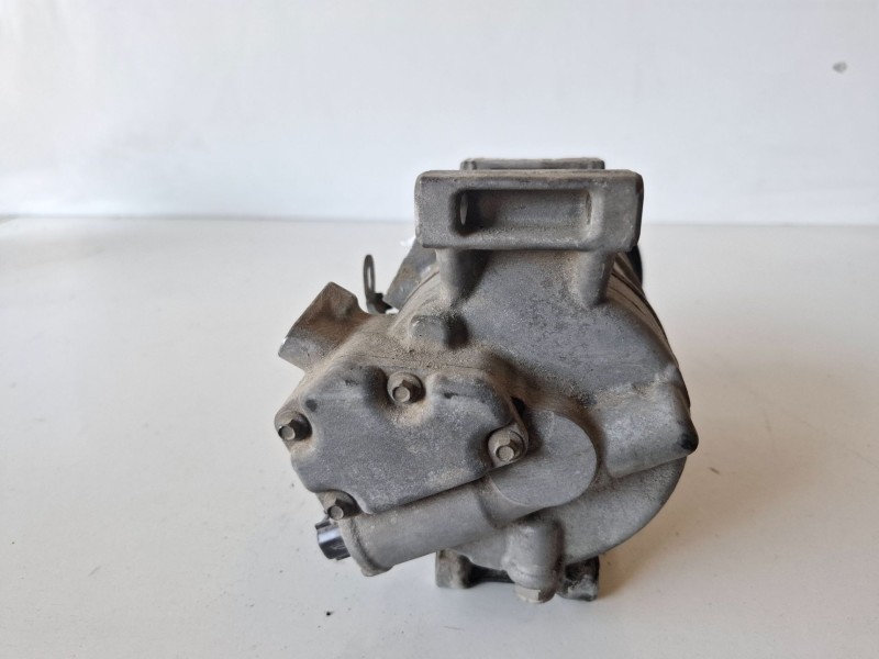Recambio de compresor aire acondicionado para toyota rav4 (a3) 2ad referencia OEM IAM 4472601258  
