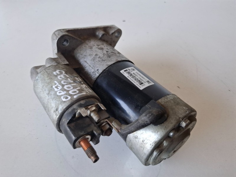 Recambio de motor arranque para opel insignia berlina a20dth referencia OEM IAM M001T30072  