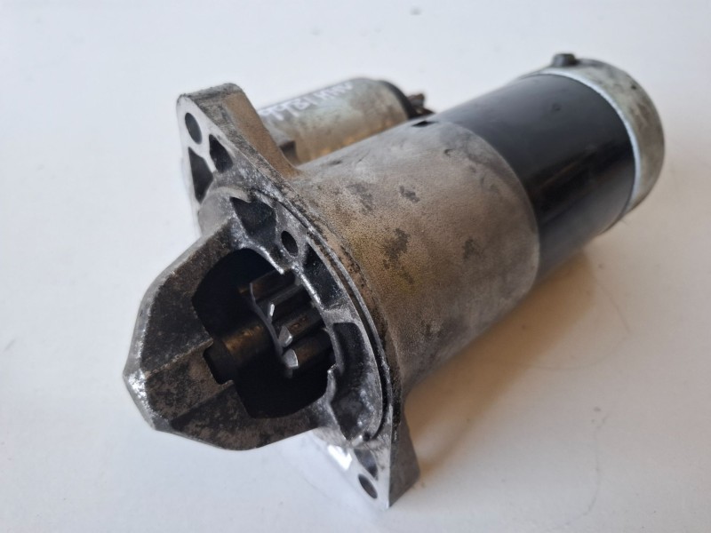 Recambio de motor arranque para opel insignia berlina a20dth referencia OEM IAM M001T30072  