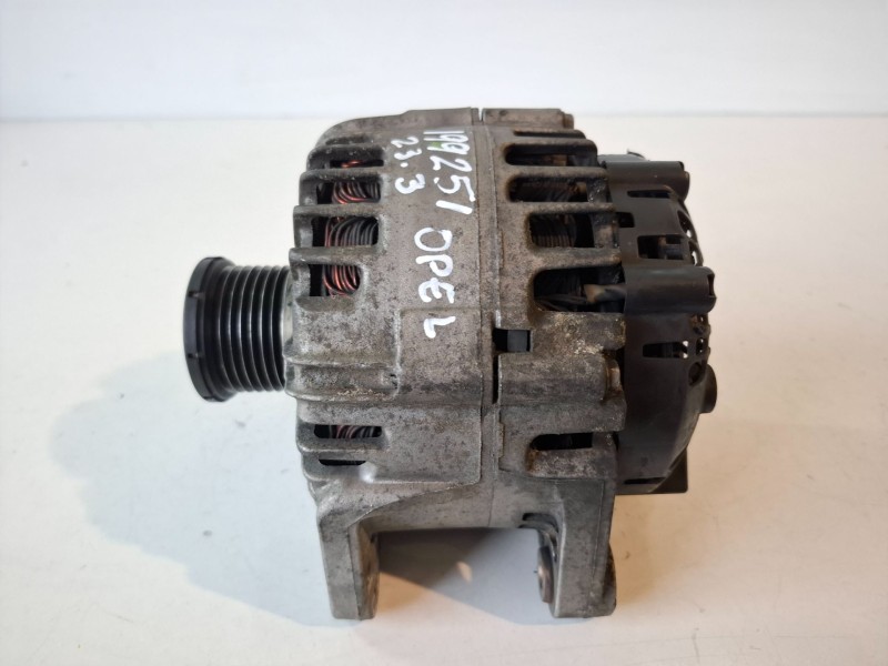 Recambio de alternador para opel vivaro furgón/combi m9r630 referencia OEM IAM 8200404459G  