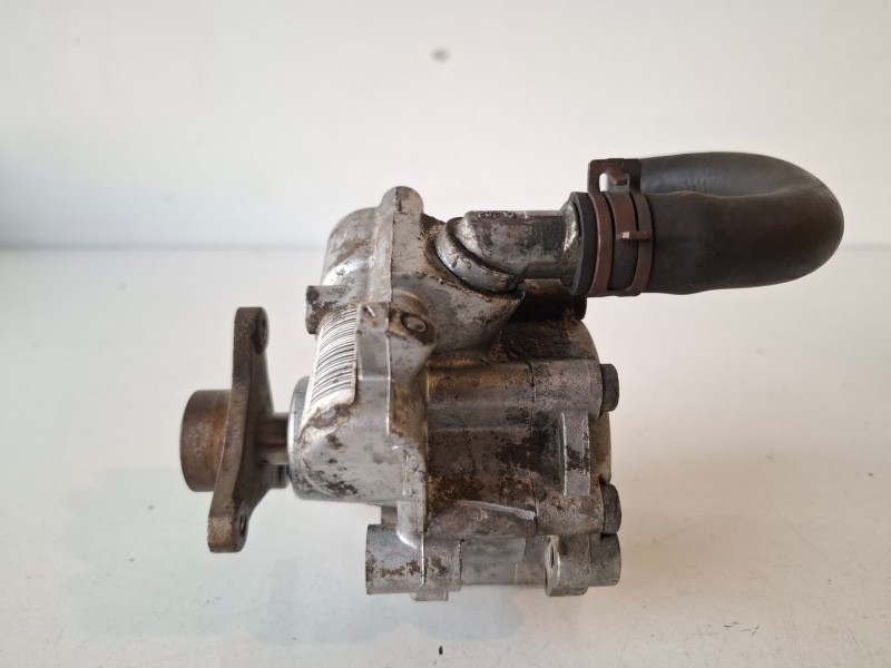 Recambio de bomba direccion para opel vivaro furgón/combi m9r630 referencia OEM IAM 7613955577  