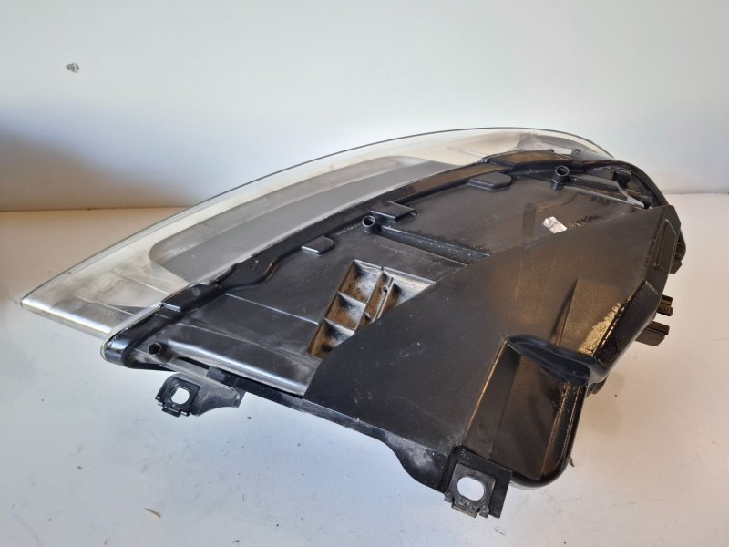 Recambio de faro izquierdo para audi q7 (4l) bug referencia OEM IAM 4L0941003A  