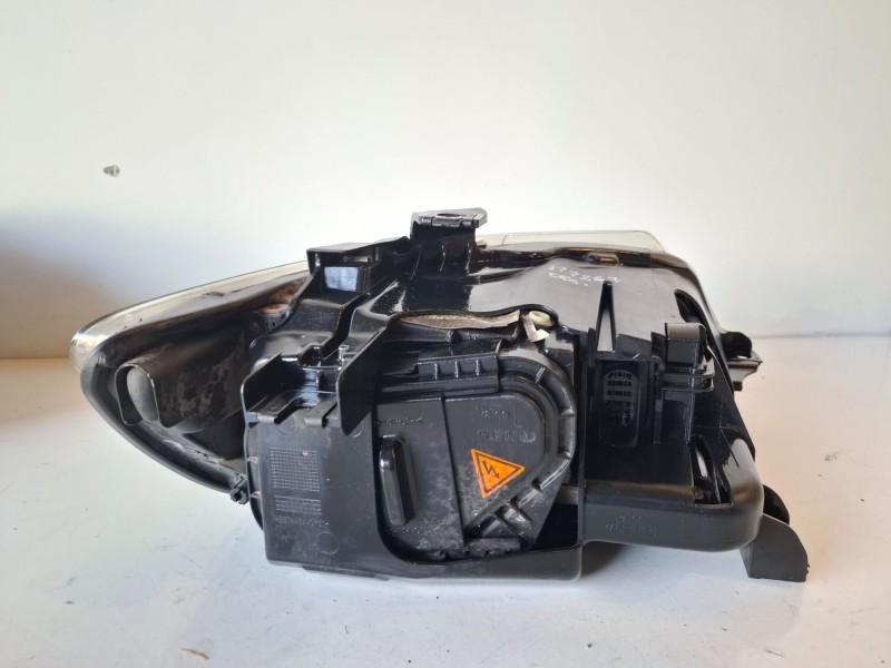 Recambio de faro izquierdo para audi q7 (4l) bug referencia OEM IAM 4L0941003A  
