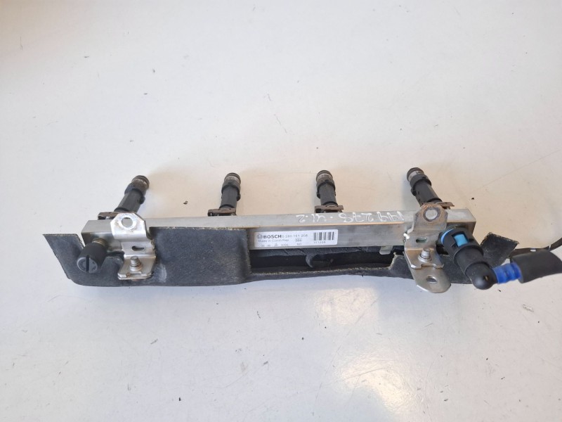 Recambio de rampa inyectora para opel astra h caravan z14xep referencia OEM IAM 0280151208  