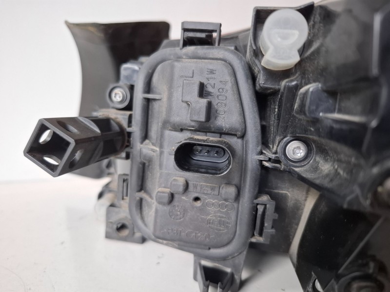 Recambio de piloto trasero izquierdo para audi a3 sportback (8vf) cxx referencia OEM IAM 2SD01283801  