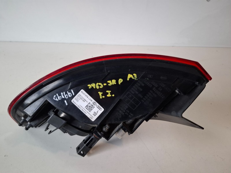 Recambio de piloto trasero izquierdo para audi a3 sportback (8vf) cxx referencia OEM IAM 2SD01283801  