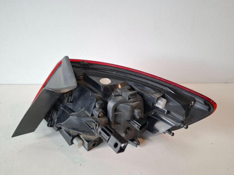 Recambio de piloto trasero izquierdo para audi a3 sportback (8vf) cxx referencia OEM IAM 2SD01283801  