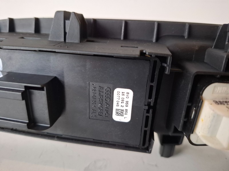 Recambio de mando elevalunas delantero izquierdo para audi a3 sportback (8vf) cxx referencia OEM IAM 8V0959851  