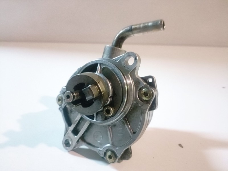 Recambio de depresor freno / bomba vacio para mercedes-benz vito kombi (638) 611980 referencia OEM IAM A6112300165  