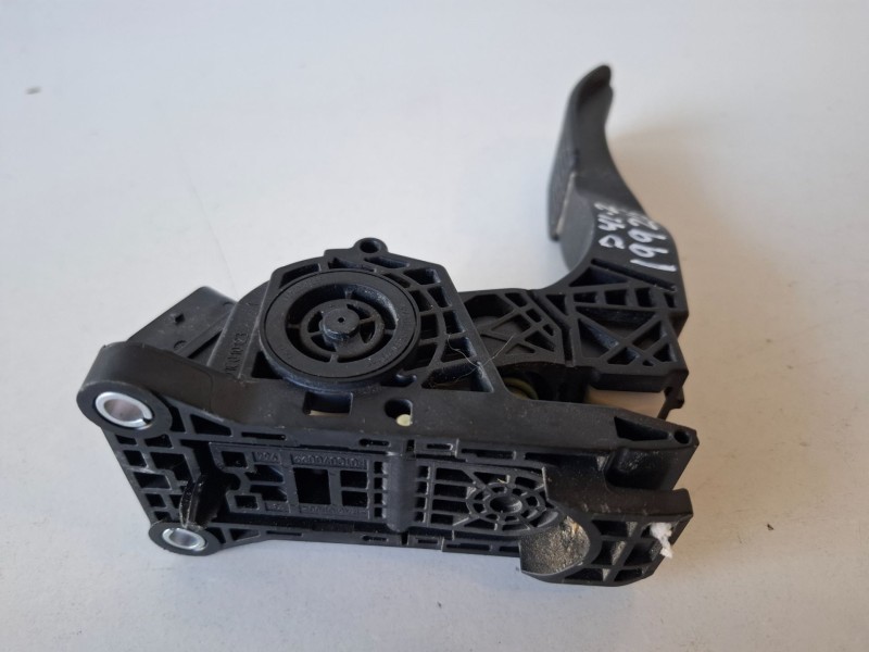 Recambio de pedal acelerador para mercedes-benz vito tourer (447) r9n402 referencia OEM IAM A9073010200  