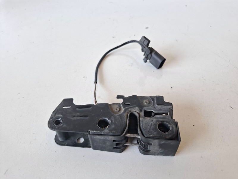 Recambio de cerradura capo para audi q7 (4l) bug referencia OEM IAM   