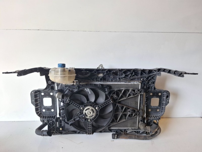 Recambio de radiador agua para fiat grande punto (199) 199a3000 referencia OEM IAM 55700448  