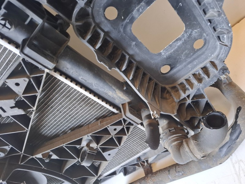Recambio de radiador agua para fiat grande punto (199) 199a3000 referencia OEM IAM 55700448  