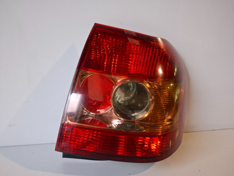 Recambio de piloto trasero derecho para toyota corolla (e12) 1cdftv referencia OEM IAM   