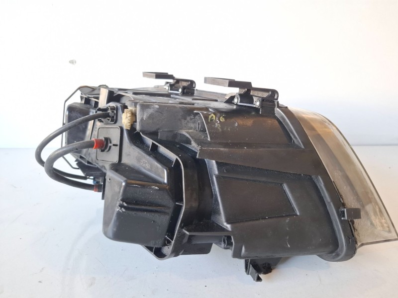 Recambio de faro izquierdo para audi a6 berlina (4b2) ajk referencia OEM IAM   