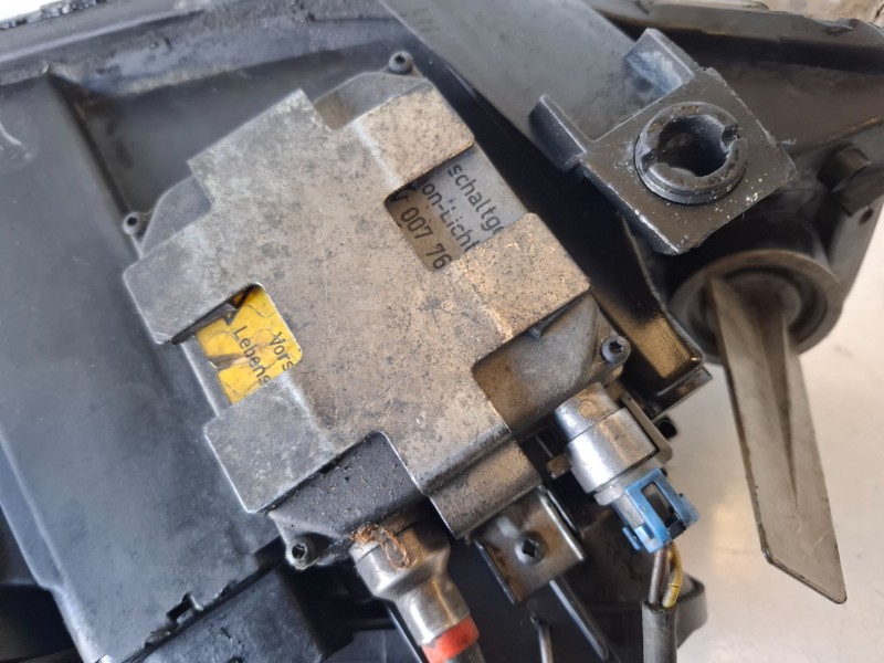 Recambio de faro izquierdo para audi a6 berlina (4b2) ajk referencia OEM IAM   
