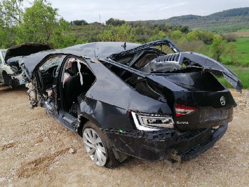 skoda superb combi (3v5) del año 2017
